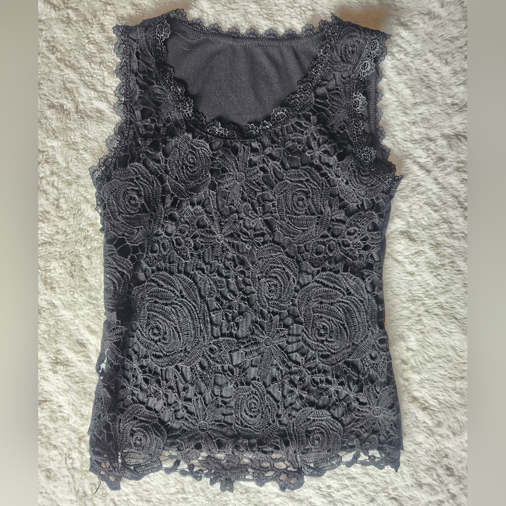 Elegant Black Lace Sleeveless Top